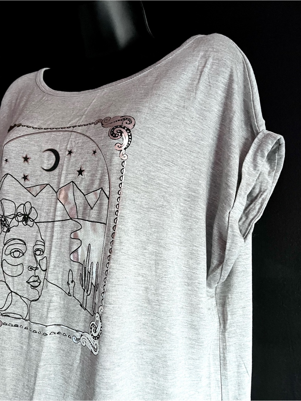 Light Gray Graphic Short Sleeve Tee with Metallic Desert Portrait